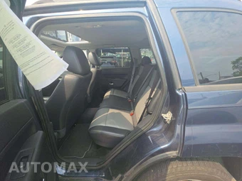2010 Jeep Grand Cherokee Laredo - miniatura 13
