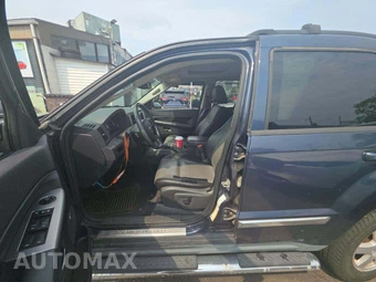 2010 Jeep Grand Cherokee Laredo - miniatura 6