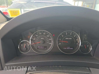 2010 Jeep Grand Cherokee Laredo - miniatura 9