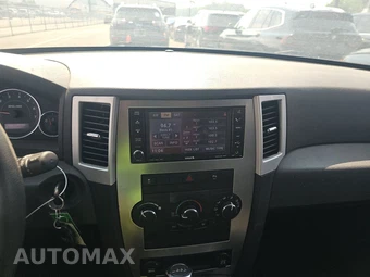 2010 Jeep Grand Cherokee Laredo – miniatura 11
