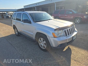 2010 Jeep Grand Cherokee Laredo - miniatura 3
