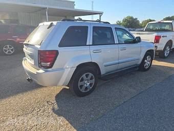 2010 Jeep Grand Cherokee Laredo - miniatura 4