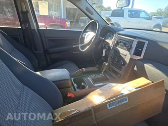 2010 Jeep Grand Cherokee Laredo - miniatura 8