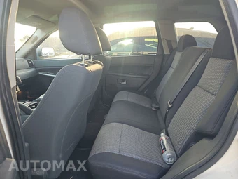 2010 Jeep Grand Cherokee Laredo – miniatura 13