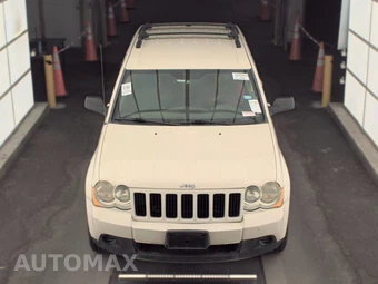 2010 Jeep Grand Cherokee Laredo – miniatura 2