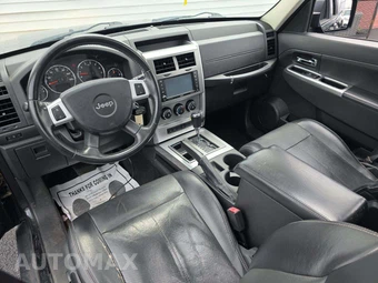 2010 Jeep Liberty Limited Edition – miniatura 10