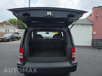 2010 Jeep Liberty Limited Edition – miniatura 14