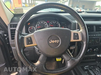 2010 Jeep Liberty Renegade – miniatura 10