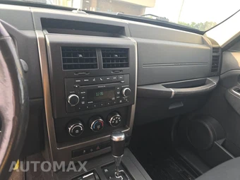 2010 Jeep Liberty Renegade – miniatura 11