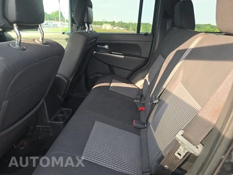 2010 Jeep Liberty Renegade – miniatura 13