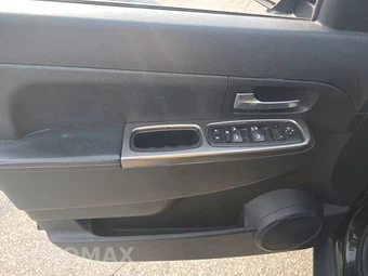2010 Jeep Liberty Renegade – miniatura 9