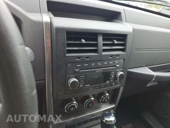 2010 Jeep Liberty Sport – miniatura 10