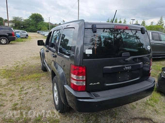 2010 Jeep Liberty Sport – miniatura 2