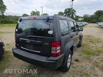 2010 Jeep Liberty Sport – miniatura 3
