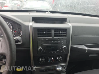 2010 Jeep Liberty Sport - miniatura 11