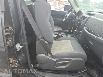 2010 Jeep Liberty Sport - miniatura 8