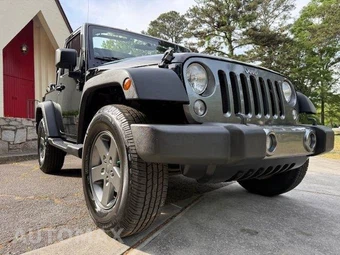 2010 Jeep Wrangler Mountain Edition - miniatura 13
