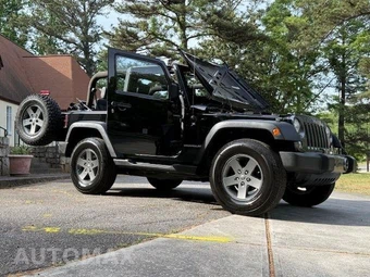2010 Jeep Wrangler Mountain Edition - miniatura 2