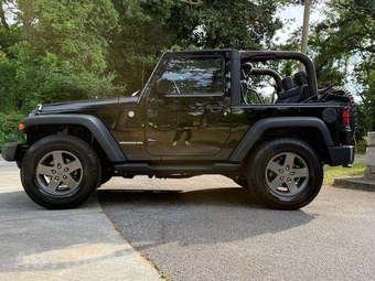 2010 Jeep Wrangler Mountain Edition - miniatura 23