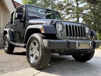 2010 Jeep Wrangler Mountain Edition - miniatura 34