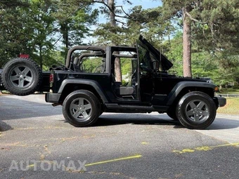 2010 Jeep Wrangler Mountain Edition - miniatura 40