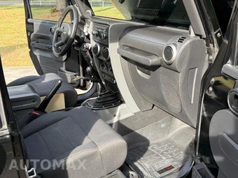 2010 Jeep Wrangler Mountain Edition - miniatura 47
