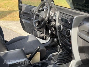 2010 Jeep Wrangler Mountain Edition - miniatura 48