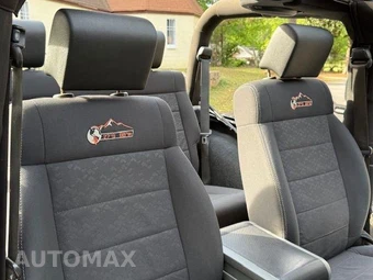 2010 Jeep Wrangler Mountain Edition - miniatura 9