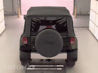 2010 Jeep Wrangler Sahara - miniatura 5