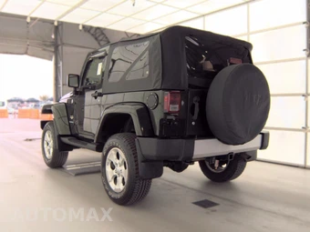 2010 Jeep Wrangler Sahara - miniatura 6
