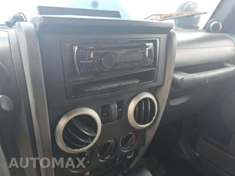 2010 Jeep Wrangler Sport – miniatura 10