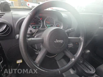 2010 Jeep Wrangler Unlimited Islander Edition - miniatura 10