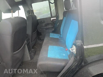 2010 Jeep Wrangler Unlimited Islander Edition - miniatura 13