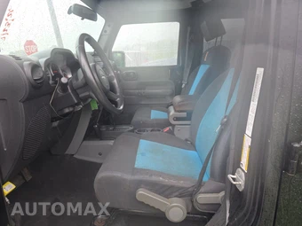 2010 Jeep Wrangler Unlimited Islander Edition - miniatura 7