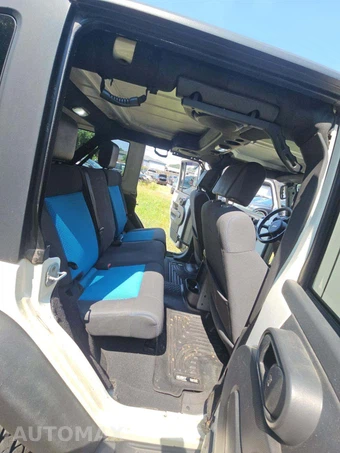 2010 Jeep Wrangler Unlimited Islander Edition - miniatura 16