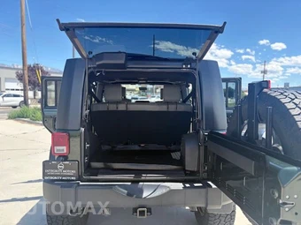 2010 Jeep Wrangler Unlimited Rubicon - miniatura 11