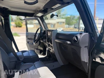 2010 Jeep Wrangler Unlimited Rubicon - miniatura 12