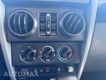 2010 Jeep Wrangler Unlimited Rubicon - miniatura 17
