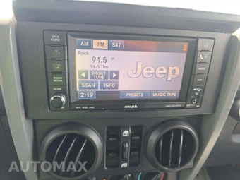 2010 Jeep Wrangler Unlimited Rubicon - miniatura 10