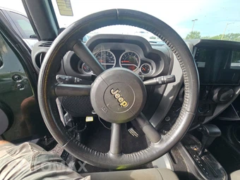 2010 Jeep Wrangler Unlimited Rubicon - miniatura 10