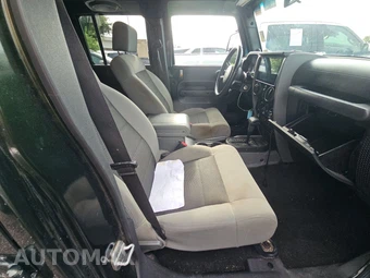 2010 Jeep Wrangler Unlimited Rubicon - miniatura 8