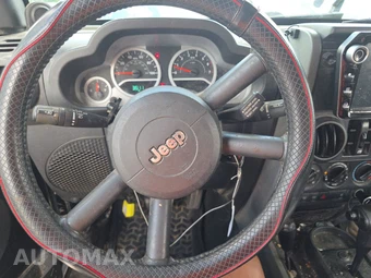 2010 Jeep Wrangler Unlimited Rubicon - miniatura 10