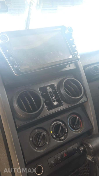 2010 Jeep Wrangler Unlimited Rubicon - miniatura 28
