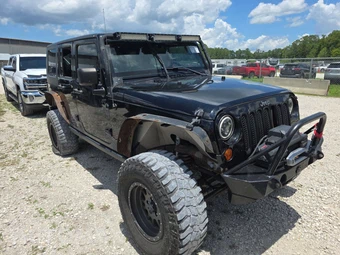 2010 Jeep Wrangler Unlimited Rubicon - miniatura 3