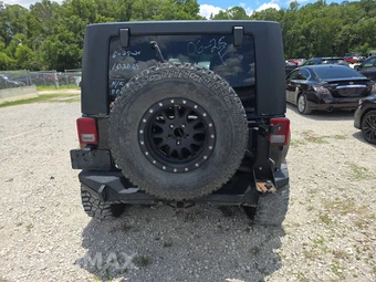 2010 Jeep Wrangler Unlimited Rubicon - miniatura 5