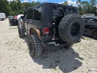 2010 Jeep Wrangler Unlimited Rubicon - miniatura 6