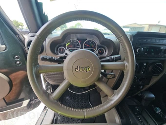 2010 Jeep Wrangler Unlimited Rubicon – miniatura 10