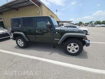 2010 Jeep Wrangler Unlimited Rubicon – miniatura 3