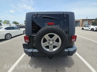 2010 Jeep Wrangler Unlimited Rubicon – miniatura 5