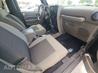 2010 Jeep Wrangler Unlimited Rubicon – miniatura 8